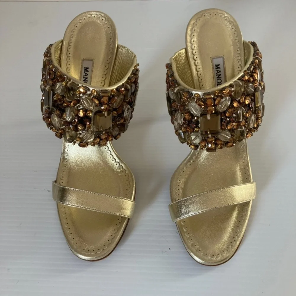 Manolo Blahnik DOGE 115 Jeweled Gold Mule Heeled Sandals size EU 36 US 5.5